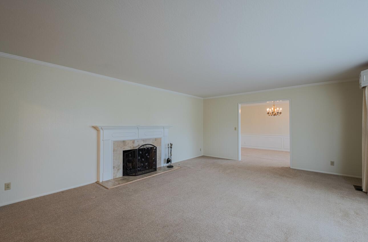 Detail Gallery Image 13 of 53 For 1167 Los Palos Dr, Salinas,  CA 93901 - 3 Beds | 3 Baths