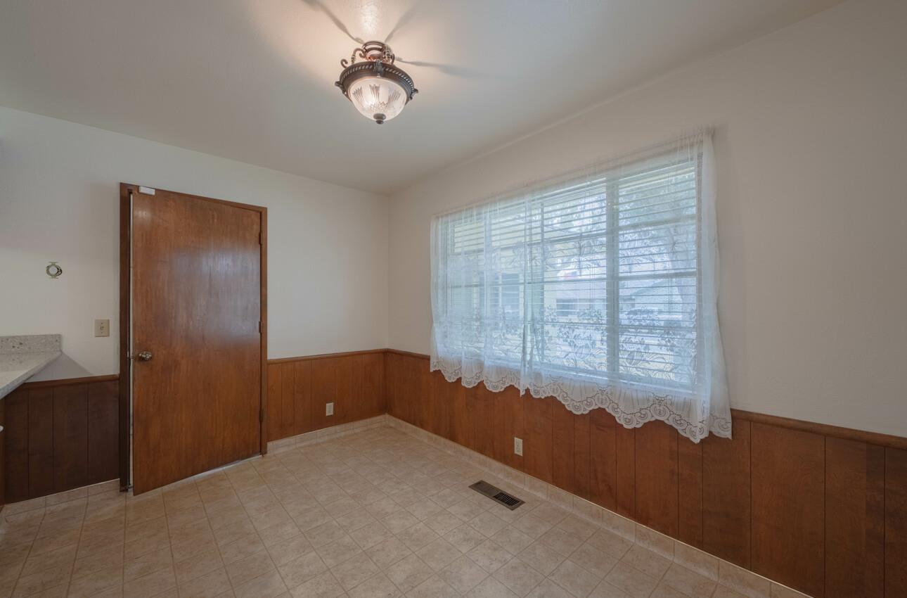 Detail Gallery Image 17 of 53 For 1167 Los Palos Dr, Salinas,  CA 93901 - 3 Beds | 3 Baths
