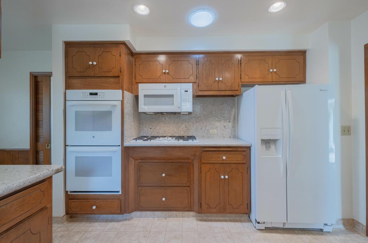 Detail Gallery Image 21 of 53 For 1167 Los Palos Dr, Salinas,  CA 93901 - 3 Beds | 3 Baths