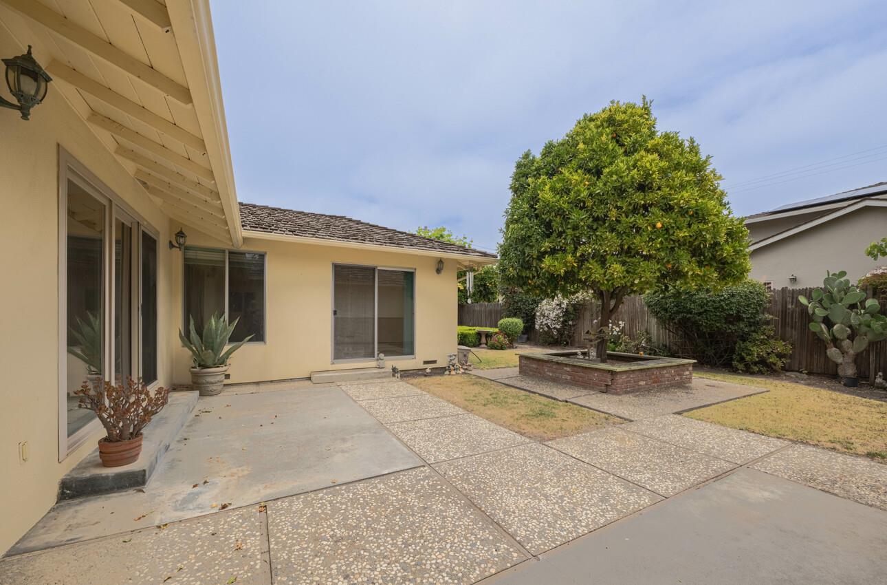 Detail Gallery Image 24 of 53 For 1167 Los Palos Dr, Salinas,  CA 93901 - 3 Beds | 3 Baths
