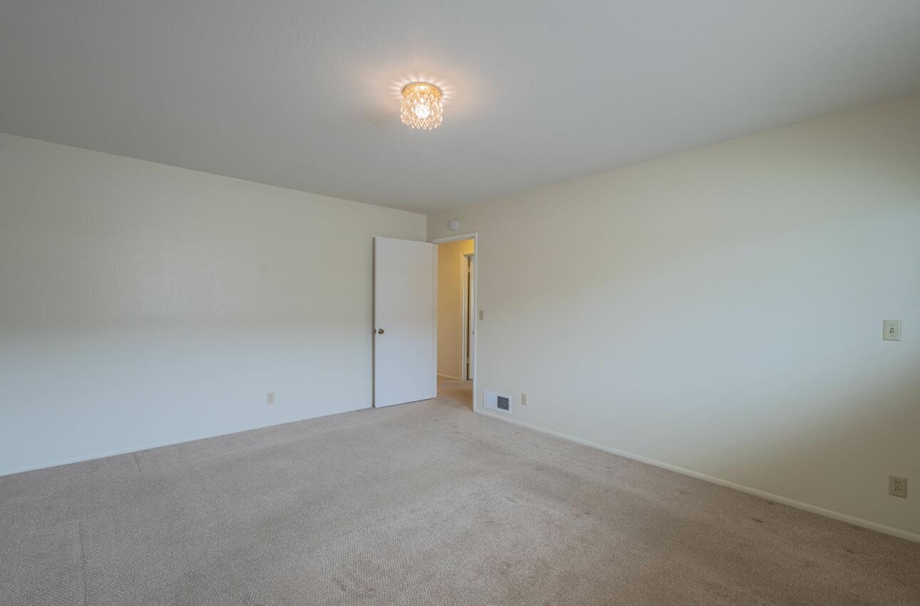 Detail Gallery Image 30 of 53 For 1167 Los Palos Dr, Salinas,  CA 93901 - 3 Beds | 3 Baths