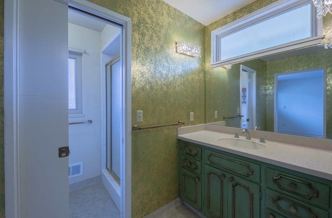 Detail Gallery Image 32 of 53 For 1167 Los Palos Dr, Salinas,  CA 93901 - 3 Beds | 3 Baths