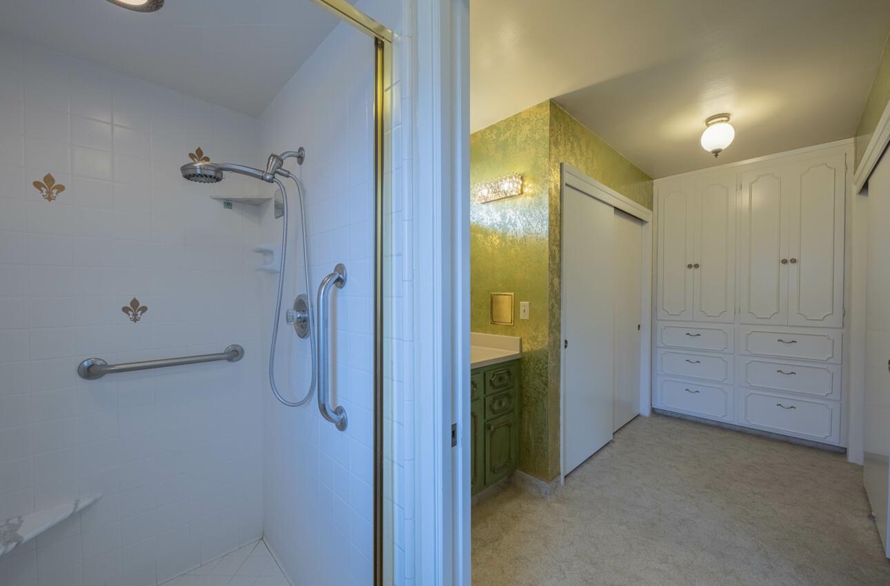 Detail Gallery Image 33 of 53 For 1167 Los Palos Dr, Salinas,  CA 93901 - 3 Beds | 3 Baths