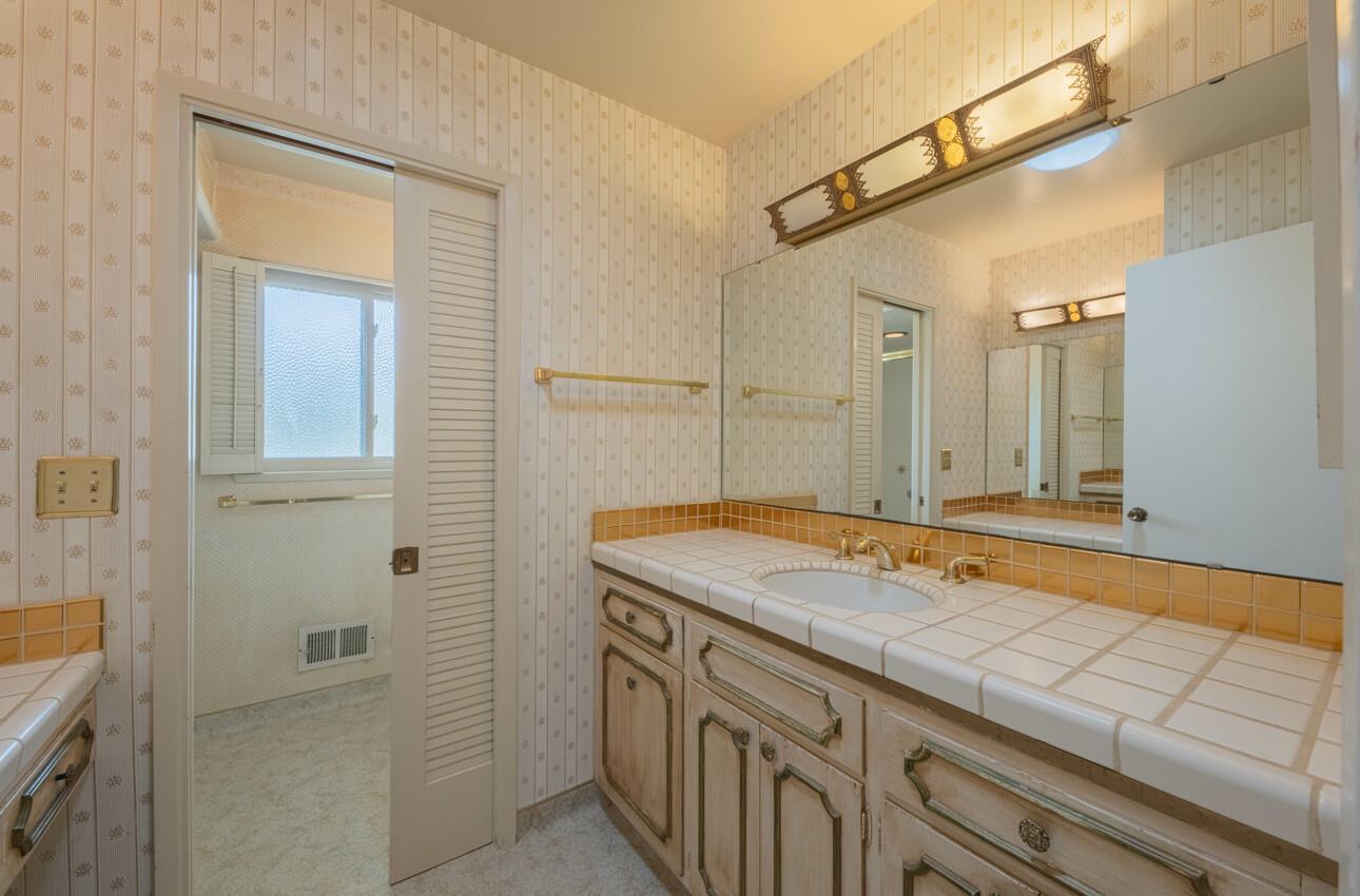 Detail Gallery Image 44 of 53 For 1167 Los Palos Dr, Salinas,  CA 93901 - 3 Beds | 3 Baths