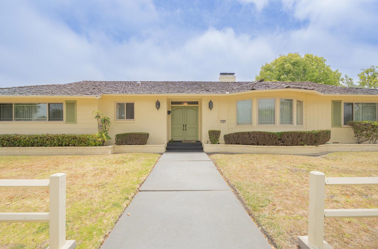 Detail Gallery Image 8 of 53 For 1167 Los Palos Dr, Salinas,  CA 93901 - 3 Beds | 3 Baths