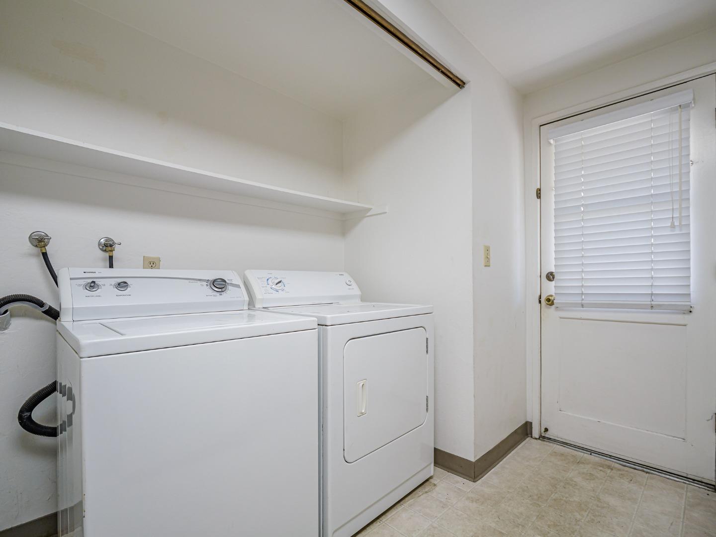 Detail Gallery Image 14 of 33 For 104 Castillion Ter, Santa Cruz,  CA 95060 - 2 Beds | 1 Baths