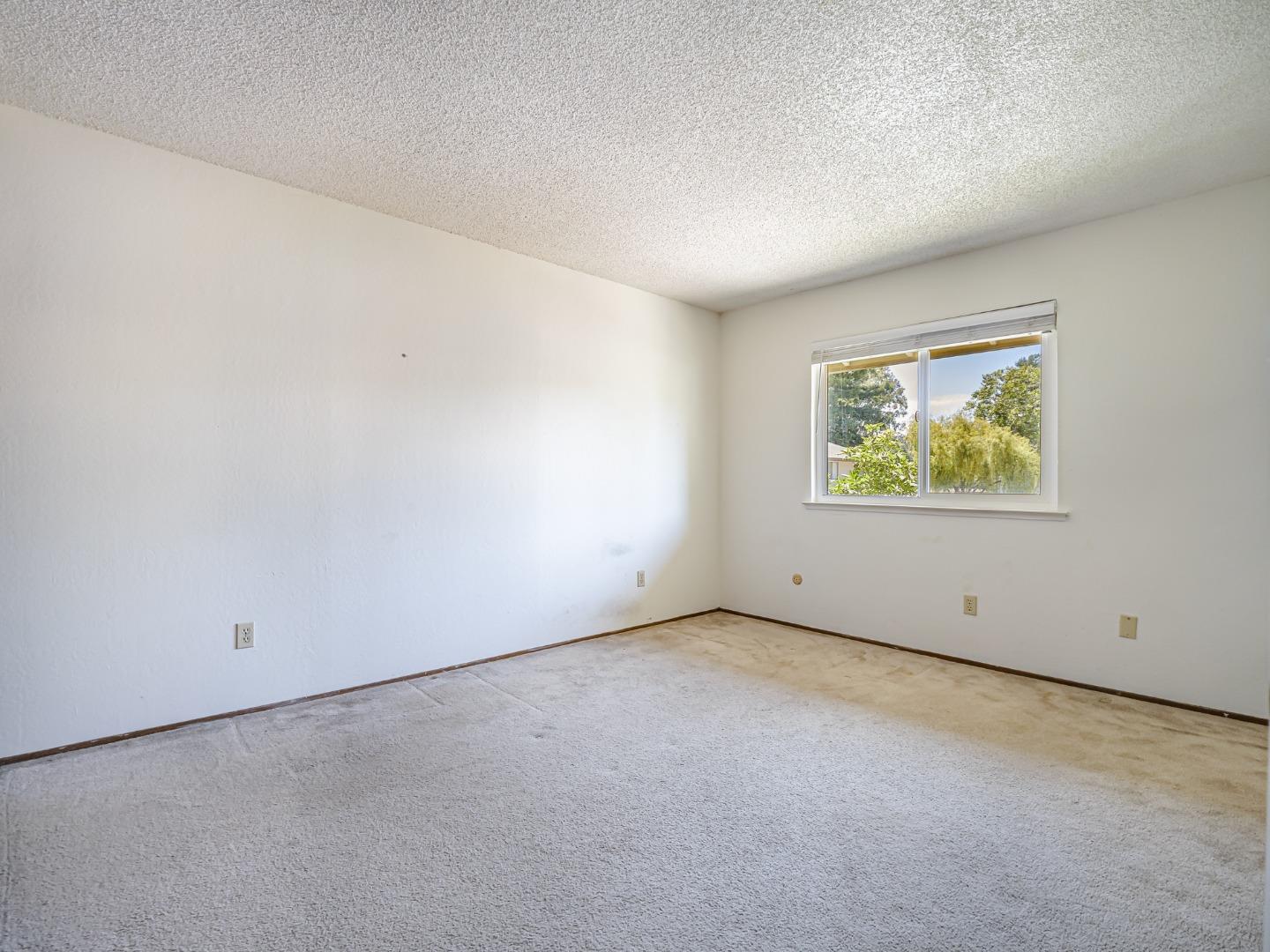 Detail Gallery Image 22 of 33 For 104 Castillion Ter, Santa Cruz,  CA 95060 - 2 Beds | 1 Baths