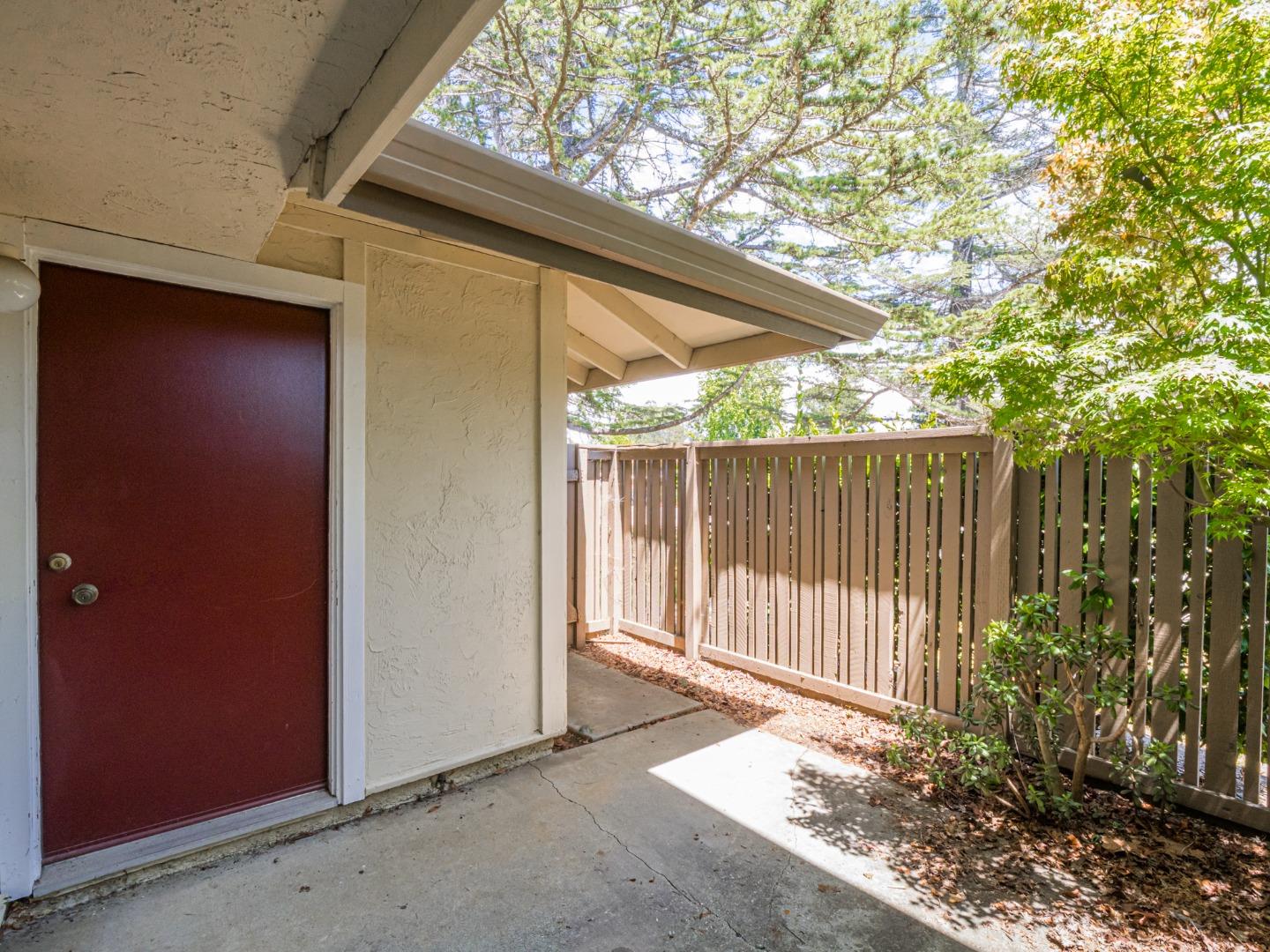Detail Gallery Image 27 of 33 For 104 Castillion Ter, Santa Cruz,  CA 95060 - 2 Beds | 1 Baths