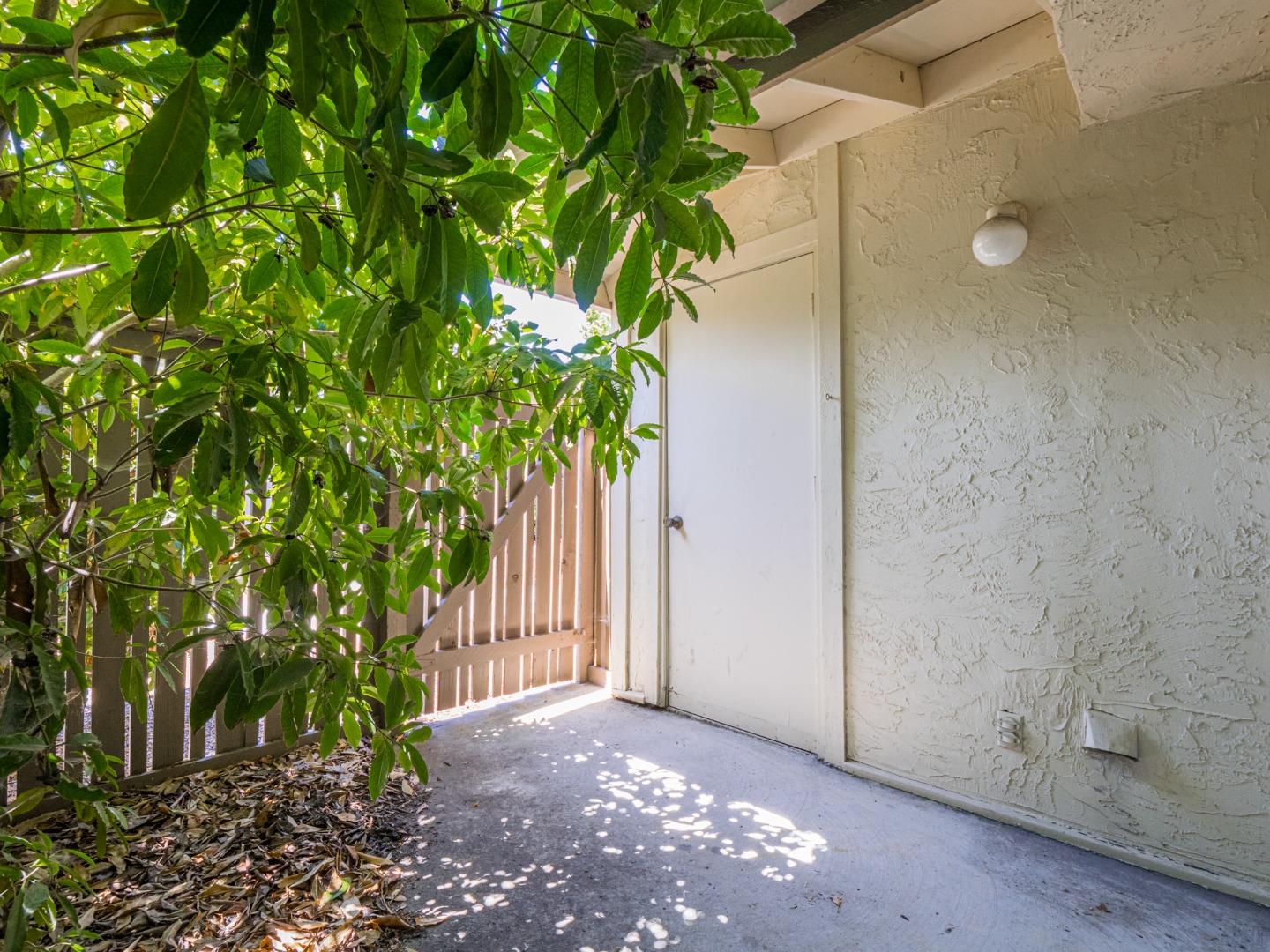 Detail Gallery Image 31 of 33 For 104 Castillion Ter, Santa Cruz,  CA 95060 - 2 Beds | 1 Baths