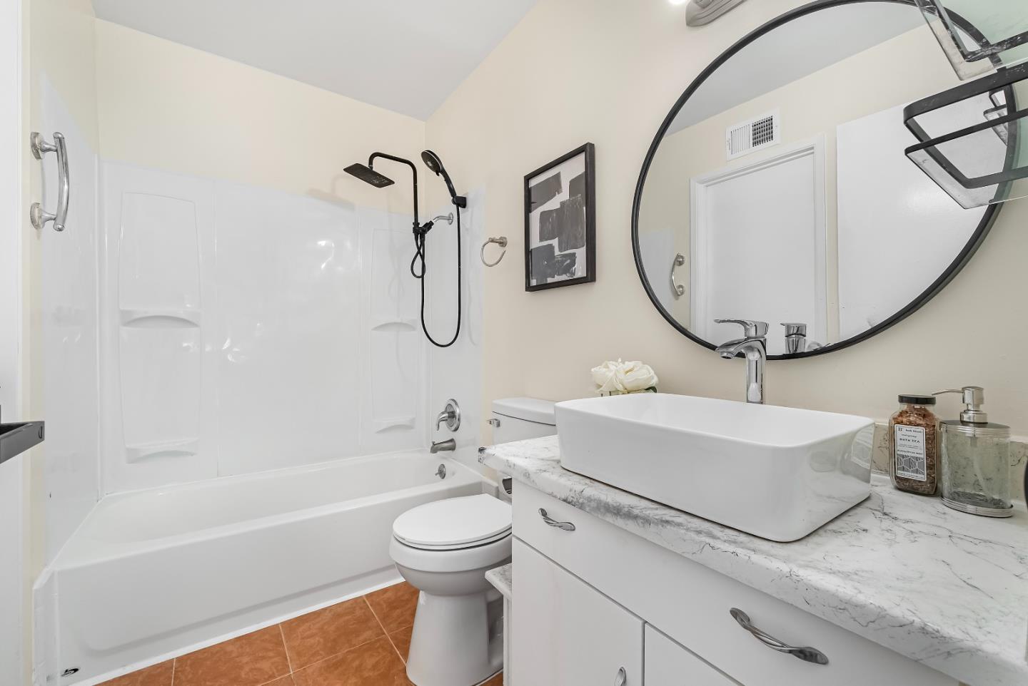 Detail Gallery Image 19 of 36 For 4243 Comet Cir, Union City,  CA 94587 - 3 Beds | 1/1 Baths