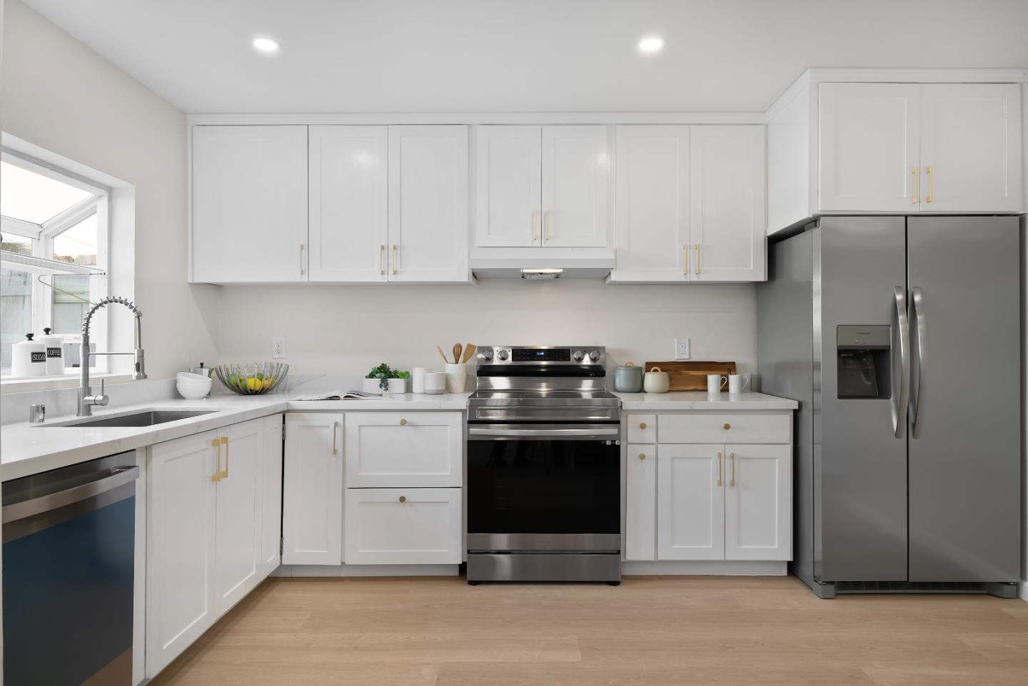 Detail Gallery Image 7 of 36 For 4243 Comet Cir, Union City,  CA 94587 - 3 Beds | 1/1 Baths