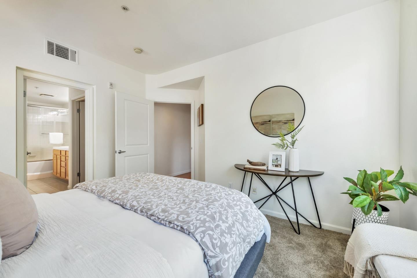 Detail Gallery Image 17 of 22 For 87 Bassett St, San Jose,  CA 95110 - 2 Beds | 2 Baths