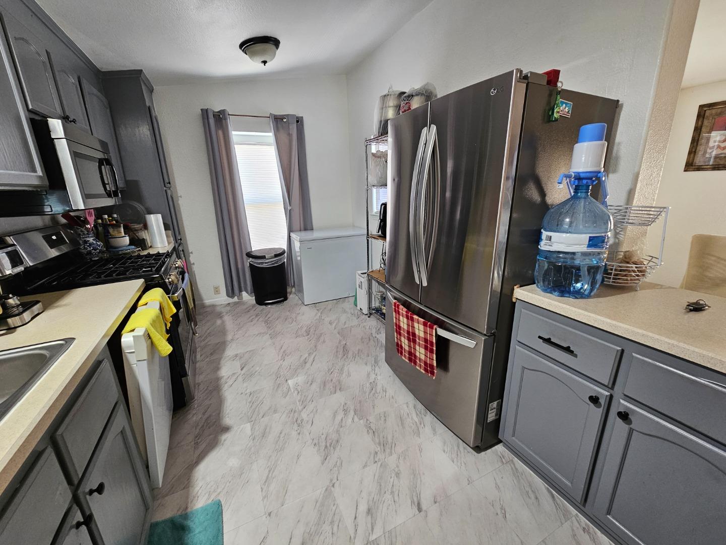 Detail Gallery Image 7 of 11 For 60 Wilson Way #158,  Milpitas,  CA 95035 - 3 Beds | 2 Baths