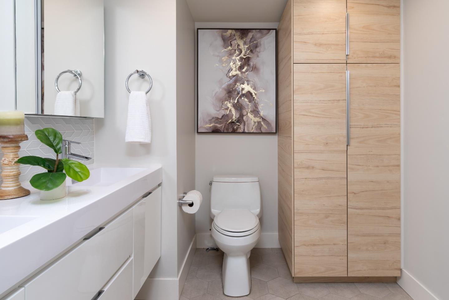 Detail Gallery Image 25 of 42 For 1555 Lakeside Dr #184,  Oakland,  CA 94612 - 2 Beds | 2 Baths