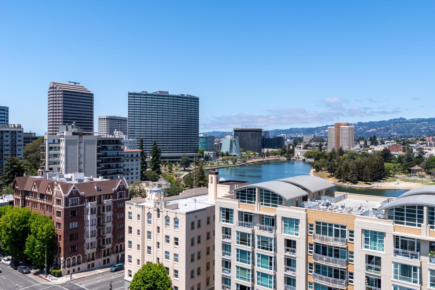 Detail Gallery Image 29 of 42 For 1555 Lakeside Dr #184,  Oakland,  CA 94612 - 2 Beds | 2 Baths