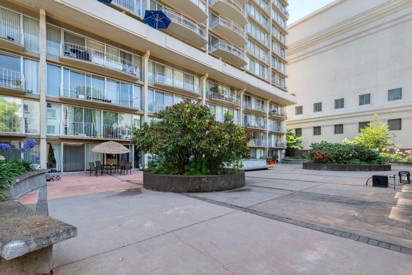 Detail Gallery Image 32 of 42 For 1555 Lakeside Dr #184,  Oakland,  CA 94612 - 2 Beds | 2 Baths