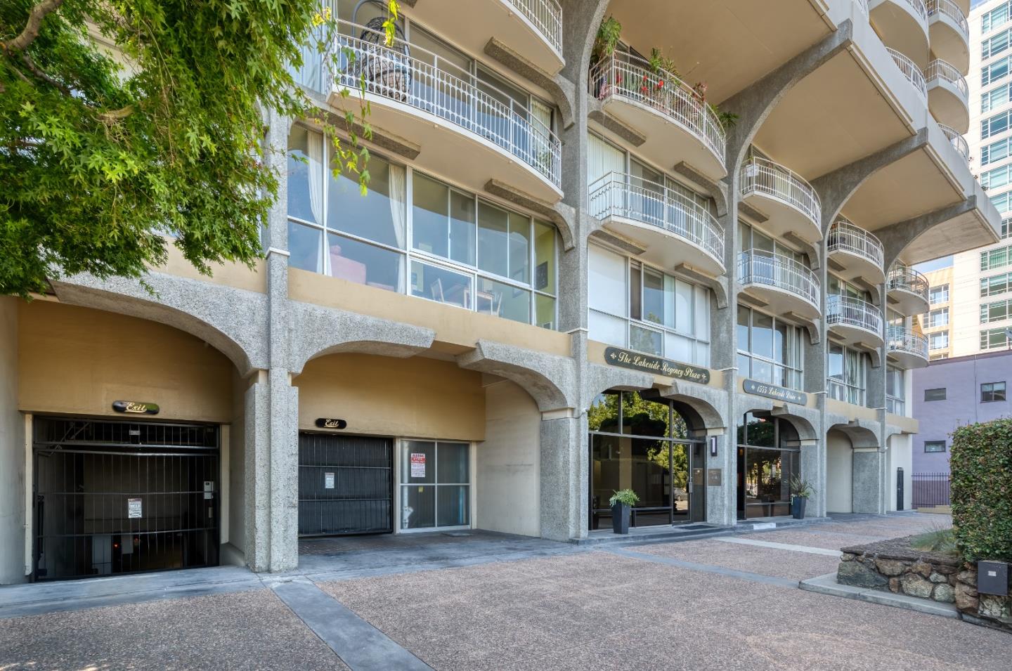 Detail Gallery Image 34 of 42 For 1555 Lakeside Dr #184,  Oakland,  CA 94612 - 2 Beds | 2 Baths