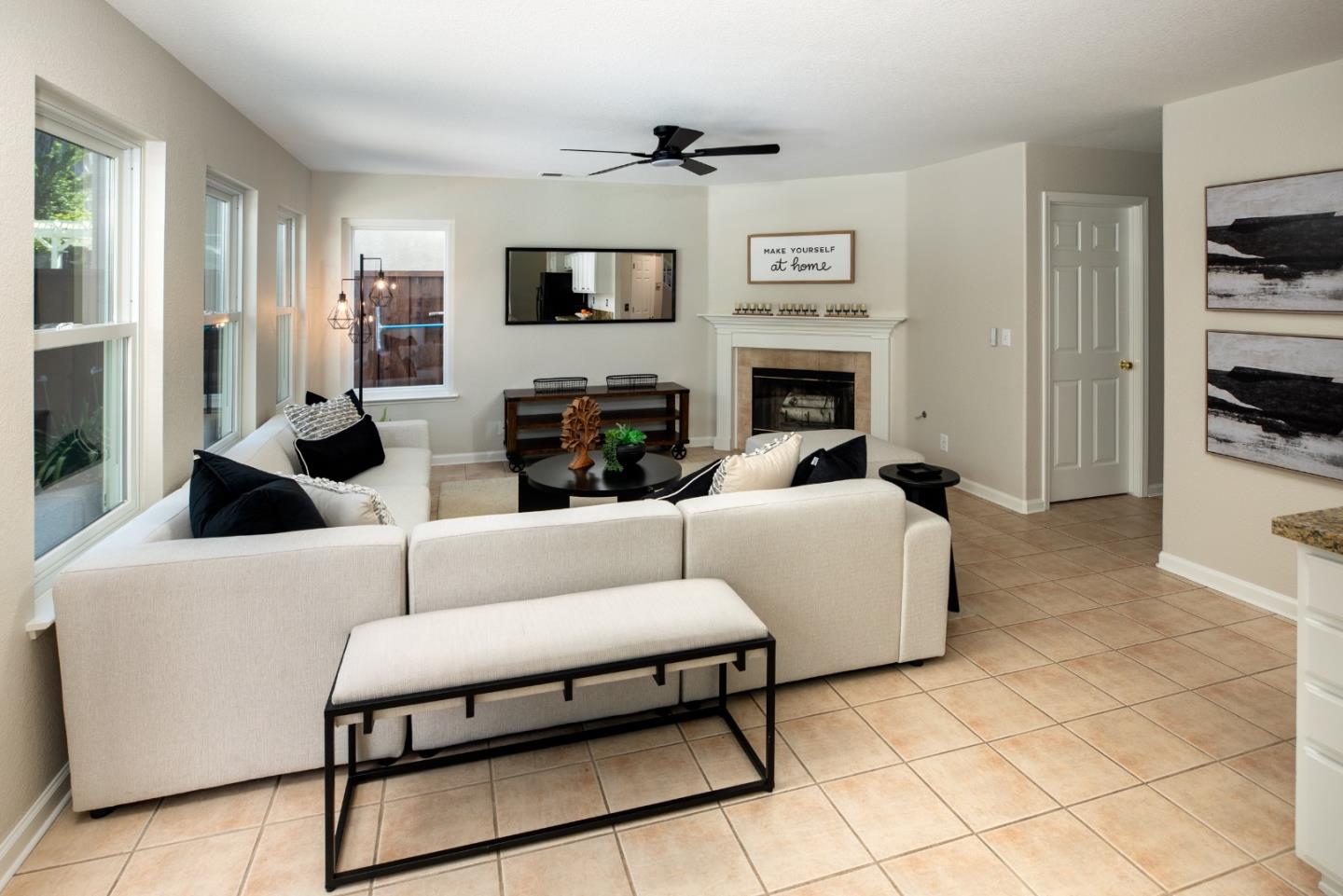 Detail Gallery Image 12 of 39 For 1417 Briarberry Ln, Gilroy,  CA 95020 - 4 Beds | 2/1 Baths
