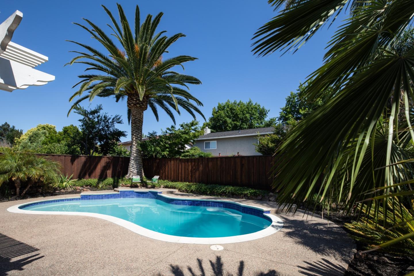 Detail Gallery Image 26 of 39 For 1417 Briarberry Ln, Gilroy,  CA 95020 - 4 Beds | 2/1 Baths