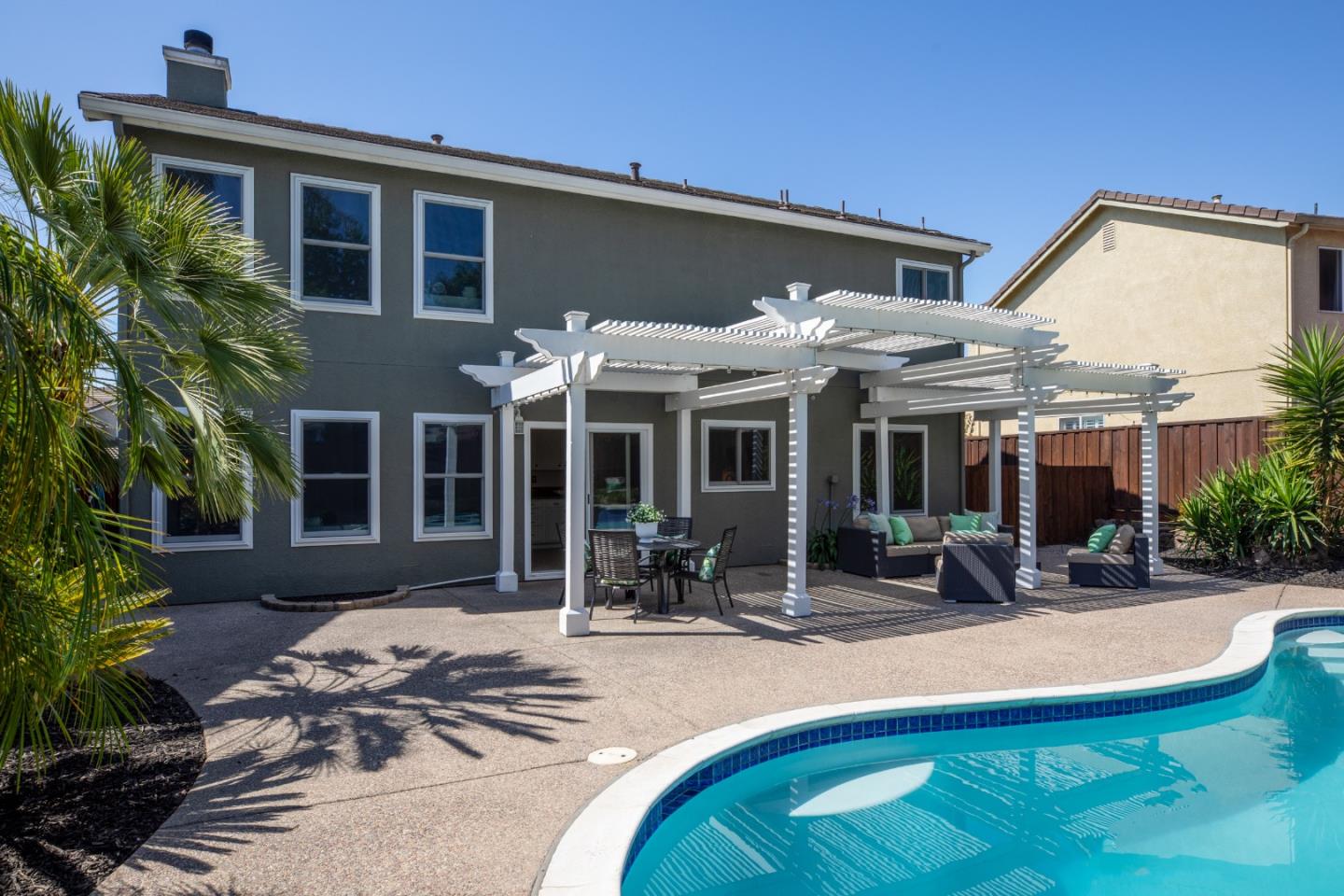 Detail Gallery Image 29 of 39 For 1417 Briarberry Ln, Gilroy,  CA 95020 - 4 Beds | 2/1 Baths