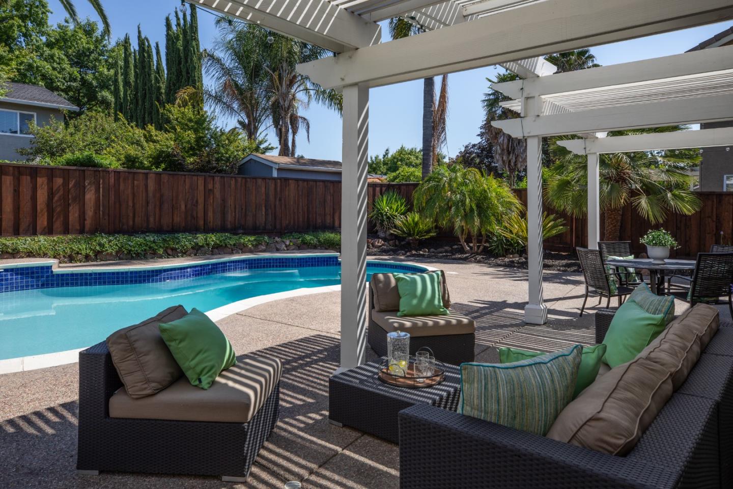 Detail Gallery Image 32 of 39 For 1417 Briarberry Ln, Gilroy,  CA 95020 - 4 Beds | 2/1 Baths