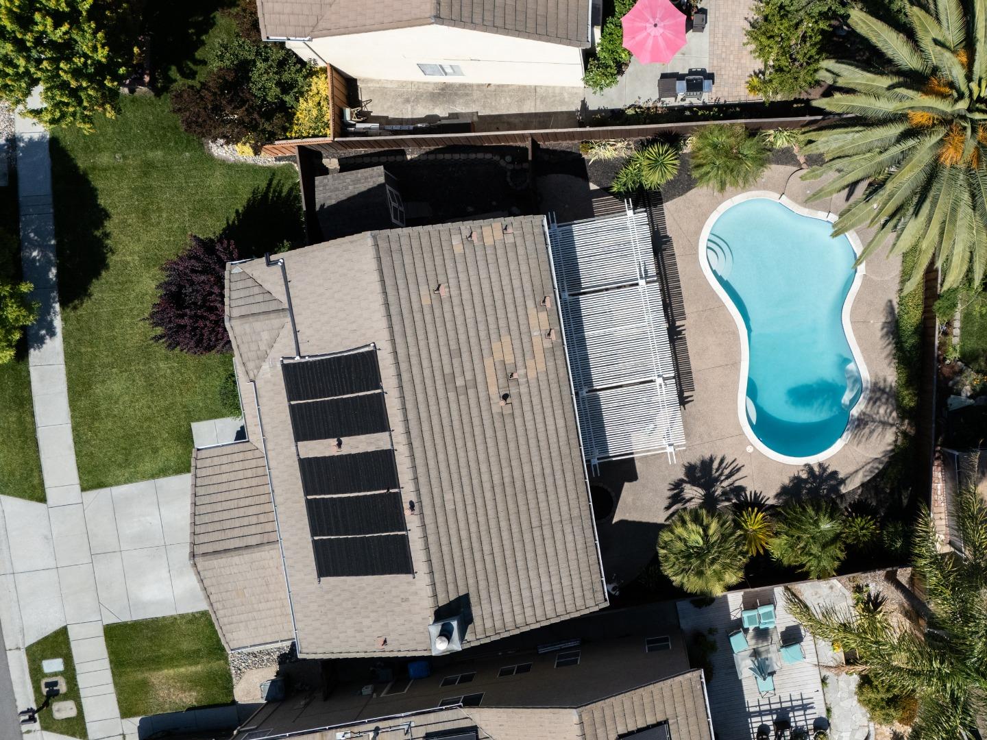 Detail Gallery Image 34 of 39 For 1417 Briarberry Ln, Gilroy,  CA 95020 - 4 Beds | 2/1 Baths
