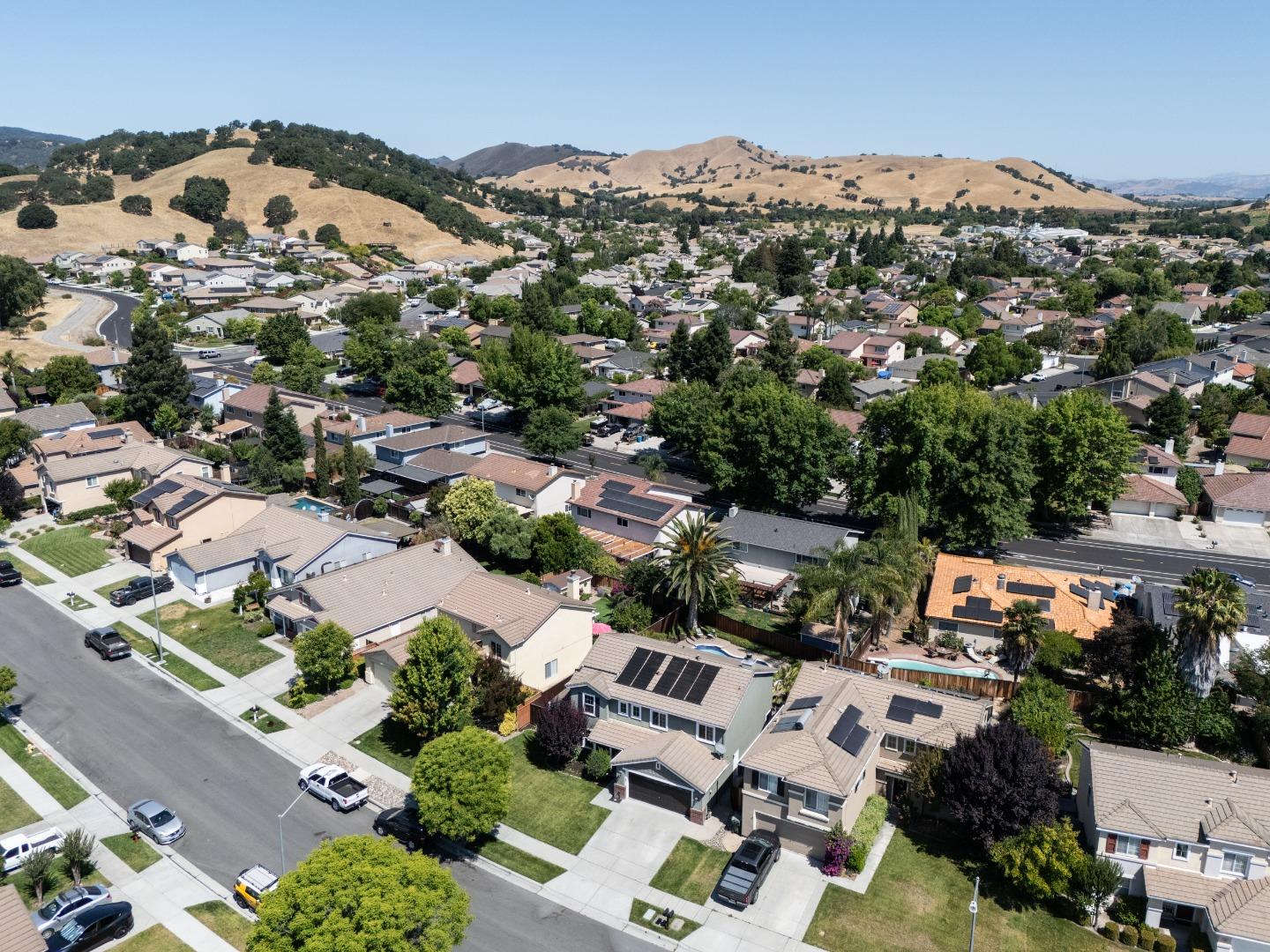 Detail Gallery Image 38 of 39 For 1417 Briarberry Ln, Gilroy,  CA 95020 - 4 Beds | 2/1 Baths