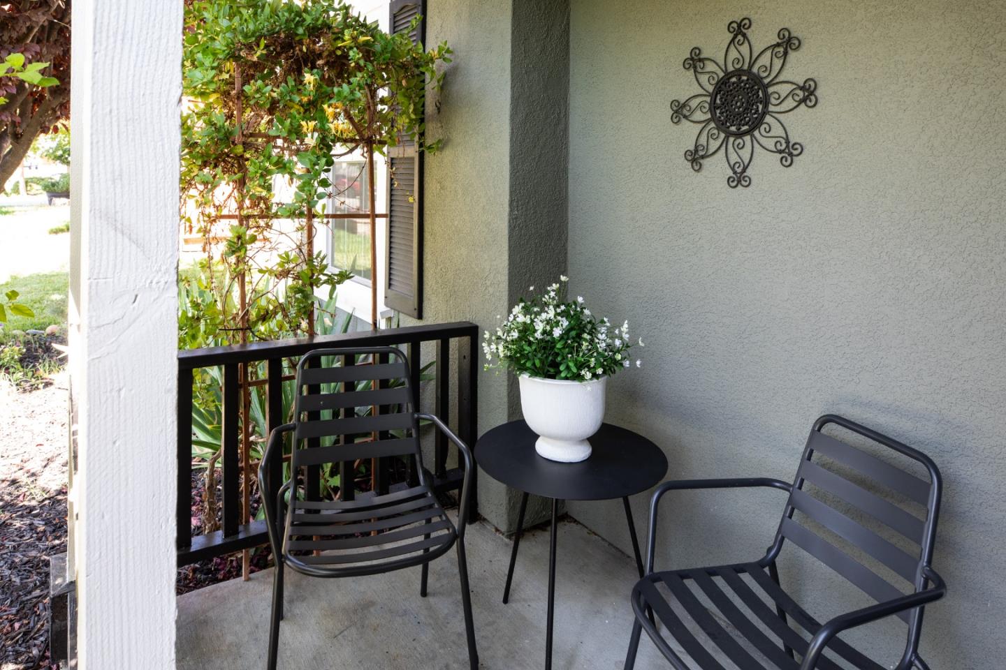 Detail Gallery Image 4 of 39 For 1417 Briarberry Ln, Gilroy,  CA 95020 - 4 Beds | 2/1 Baths