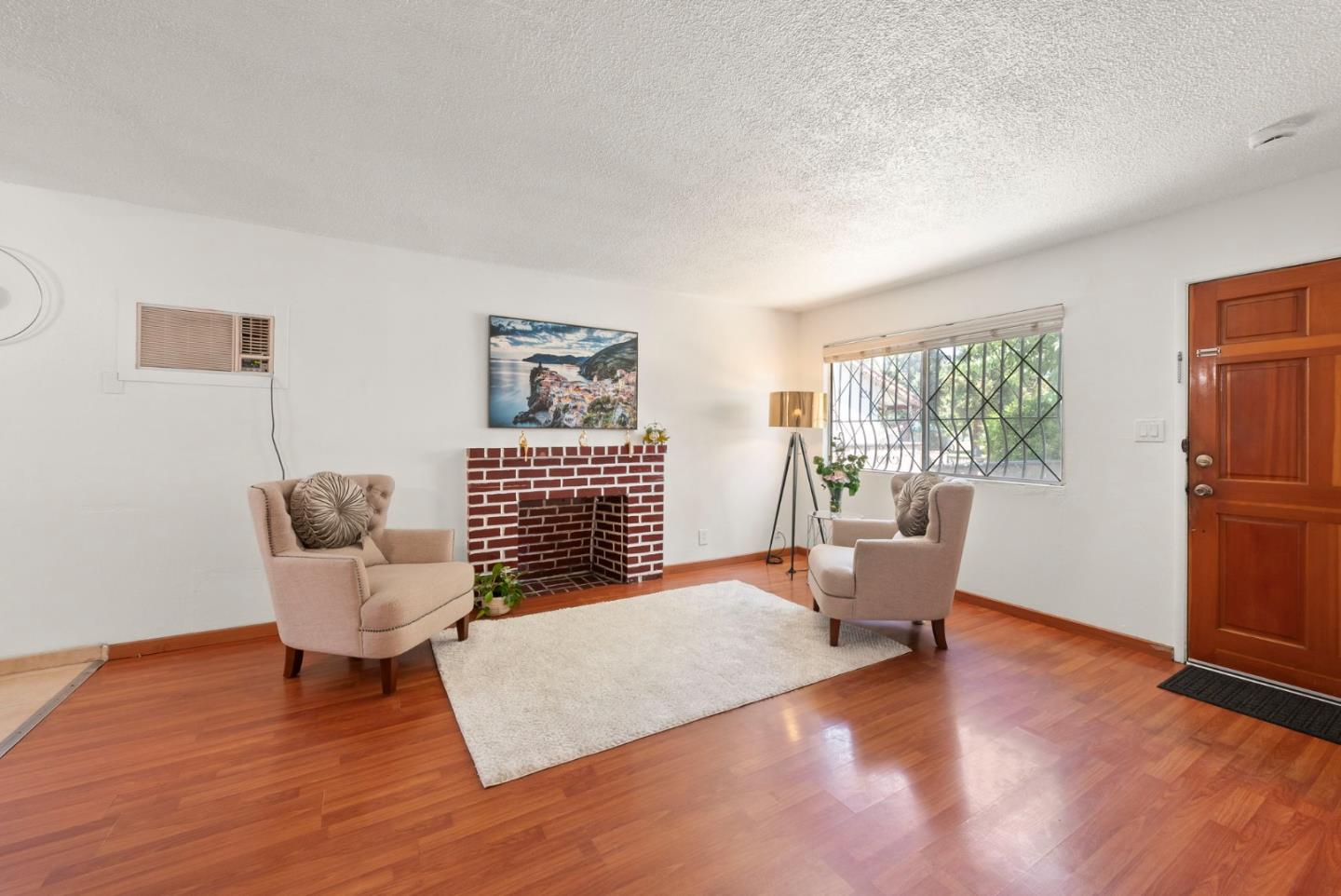 Detail Gallery Image 4 of 40 For 769 Peter Pan Ave, San Jose,  CA 95116 - 4 Beds | 2 Baths