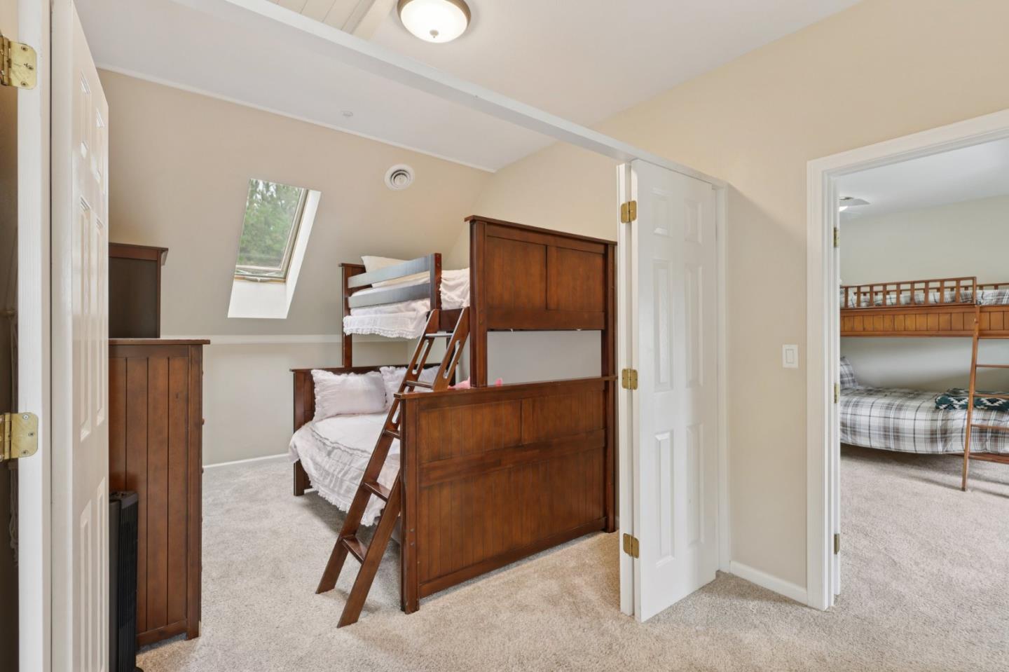 Detail Gallery Image 7 of 24 For 9156 Holly Hill Dr, Salinas,  CA 93907 - 3 Beds | 3 Baths