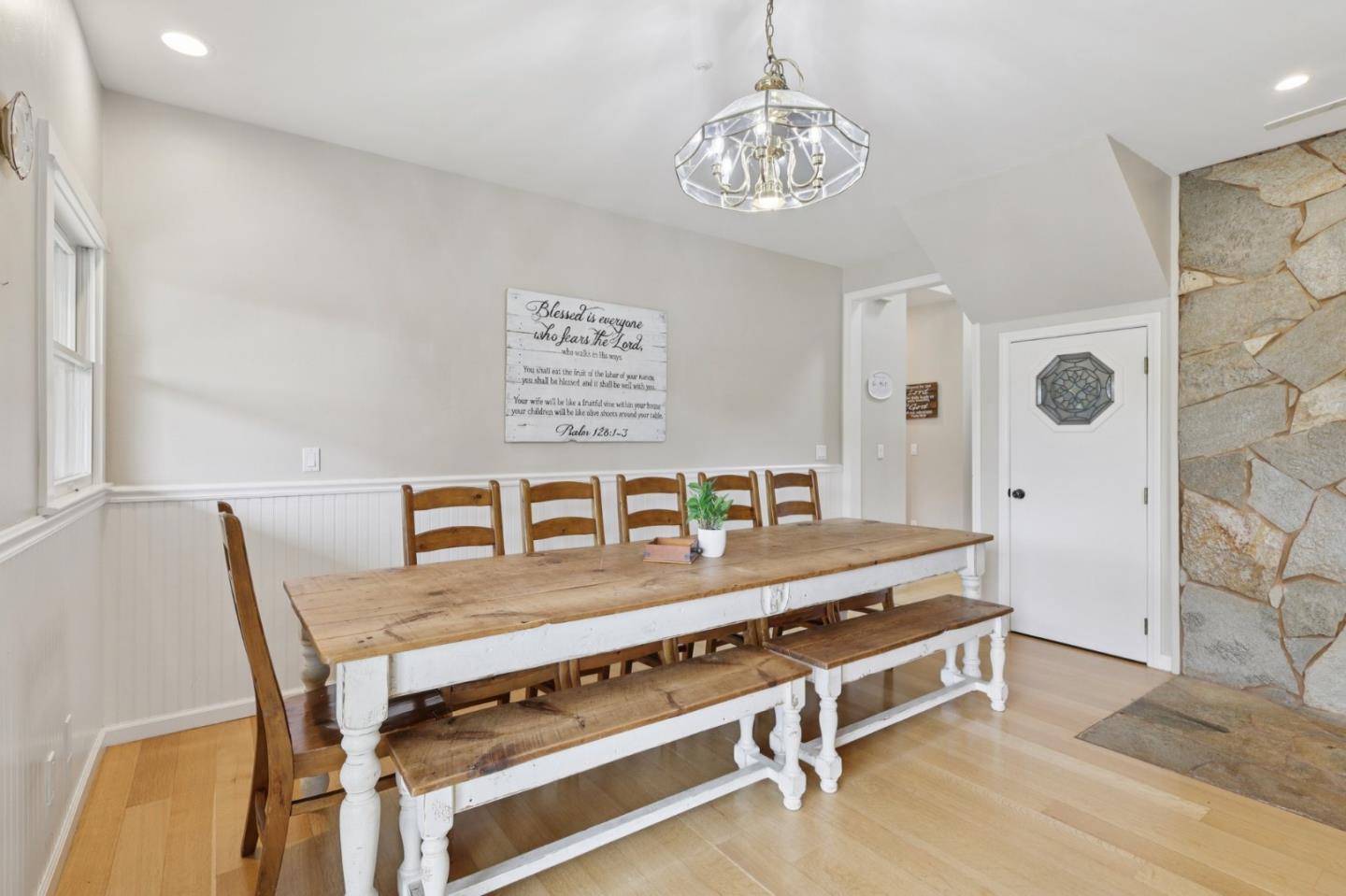 Detail Gallery Image 9 of 24 For 9156 Holly Hill Dr, Salinas,  CA 93907 - 3 Beds | 3 Baths