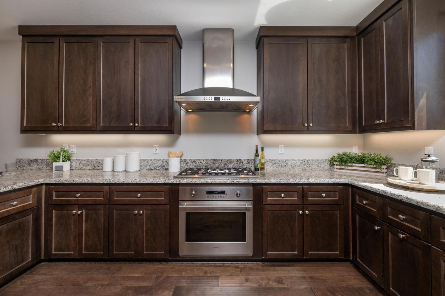Detail Gallery Image 9 of 21 For 3037 Baze Rd, San Mateo,  CA 94403 - 2 Beds | 2/1 Baths