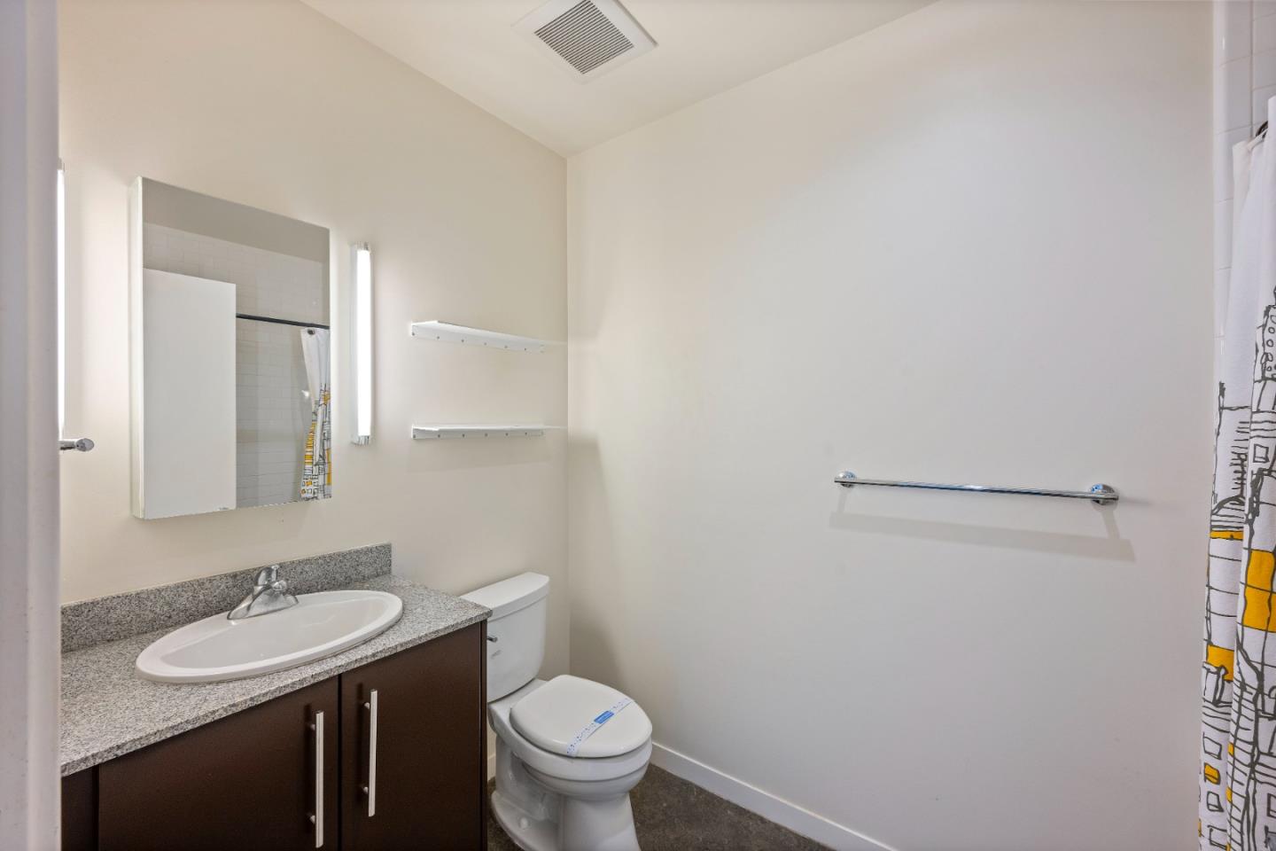 Detail Gallery Image 15 of 17 For 3801 San Pablo Ave #411,  Emeryville,  CA 94608 - 1 Beds | 1 Baths
