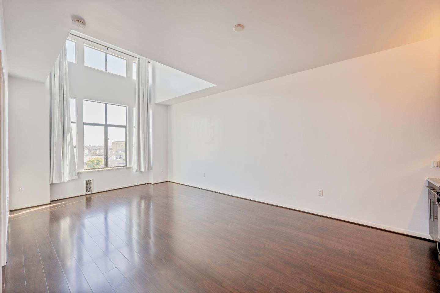 Detail Gallery Image 6 of 17 For 3801 San Pablo Ave #411,  Emeryville,  CA 94608 - 1 Beds | 1 Baths