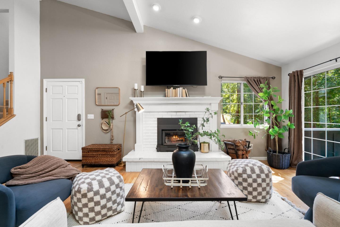 Detail Gallery Image 5 of 79 For 105 William Way, Felton,  CA 95018 - 3 Beds | 2/1 Baths