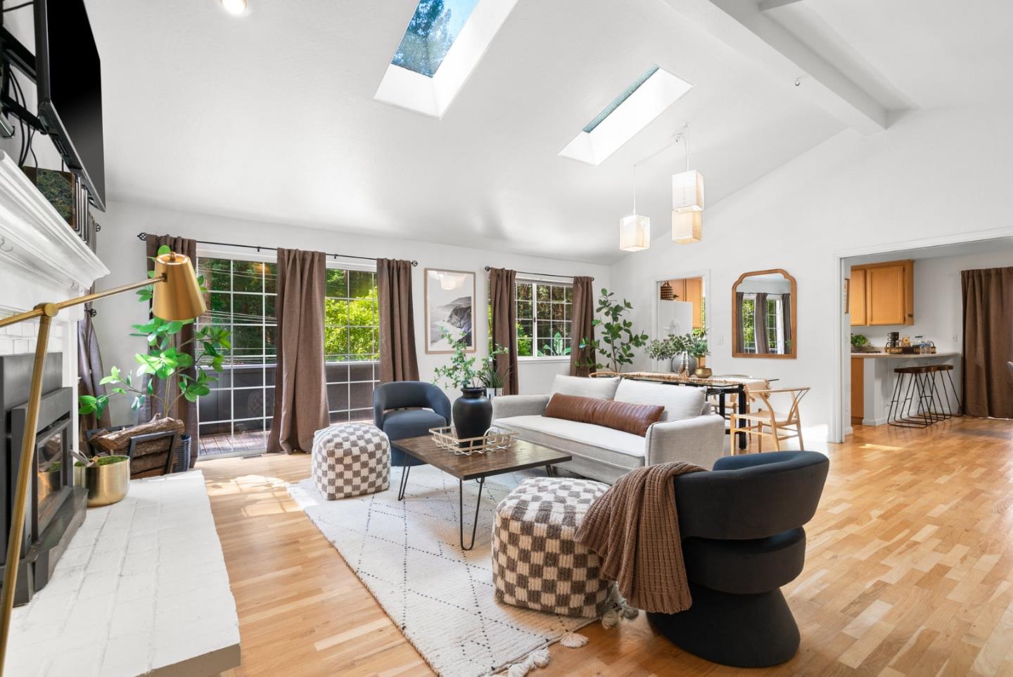 Detail Gallery Image 8 of 79 For 105 William Way, Felton,  CA 95018 - 3 Beds | 2/1 Baths