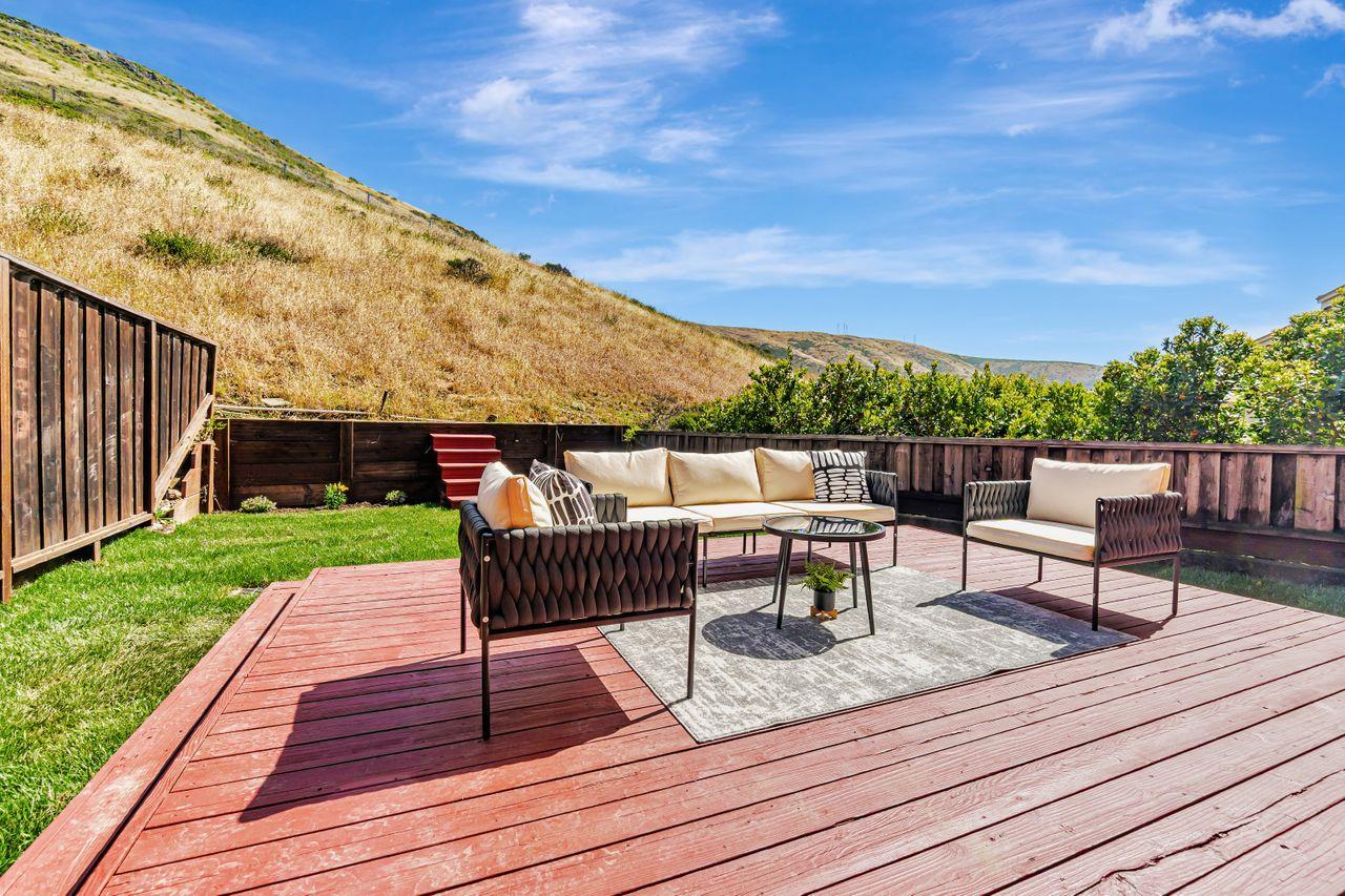 Detail Gallery Image 12 of 16 For 32 Highcrest Ln, South San Francisco,  CA 94080 - 2 Beds | 2 Baths