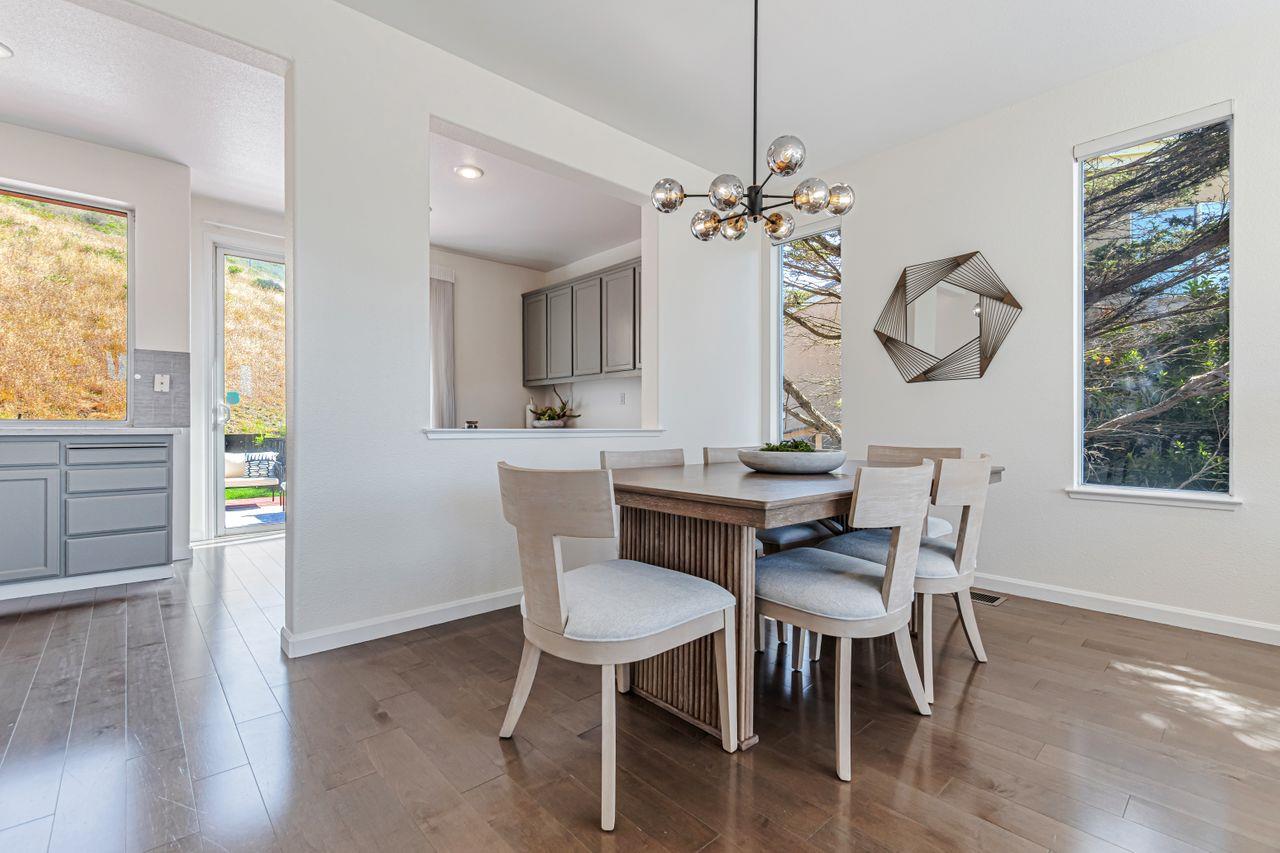 Detail Gallery Image 2 of 16 For 32 Highcrest Ln, South San Francisco,  CA 94080 - 2 Beds | 2 Baths