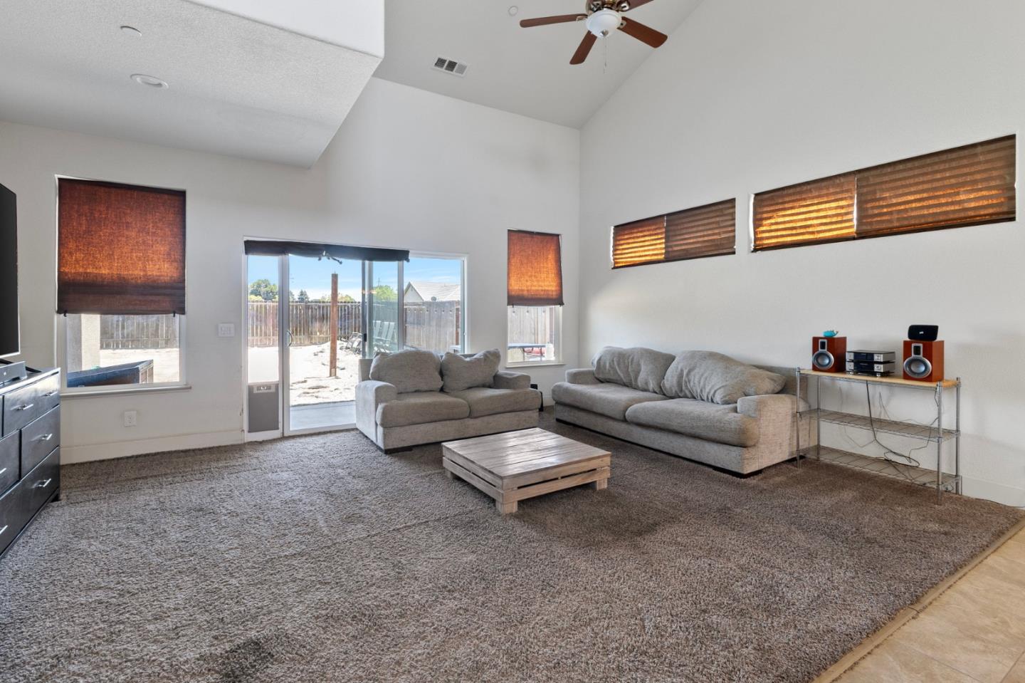 Detail Gallery Image 10 of 37 For 572 St Helena Dr, Newman,  CA 95360 - 4 Beds | 2/1 Baths