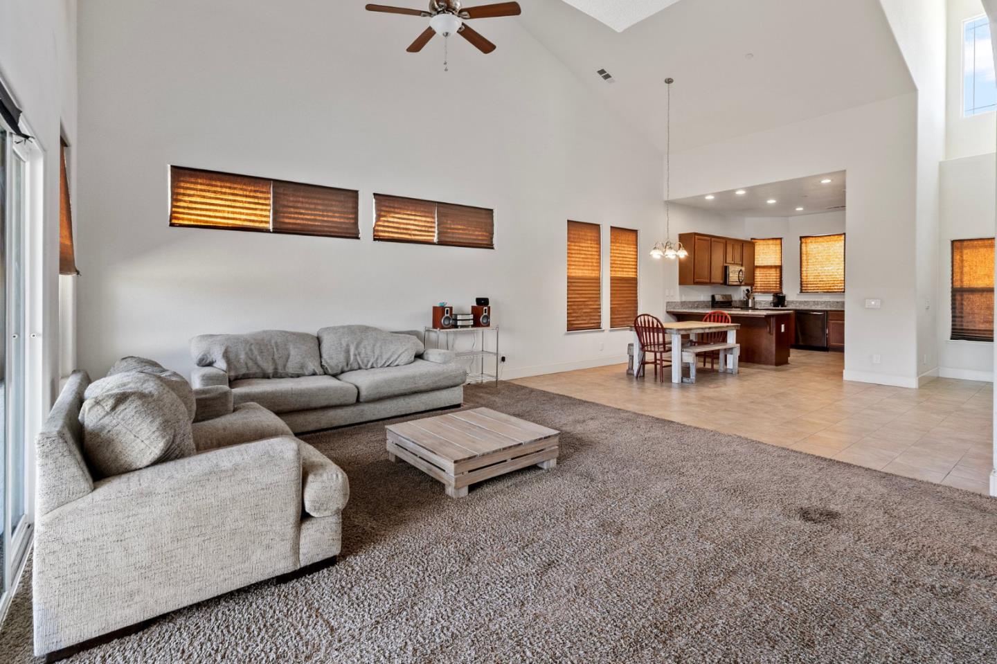 Detail Gallery Image 12 of 37 For 572 St Helena Dr, Newman,  CA 95360 - 4 Beds | 2/1 Baths