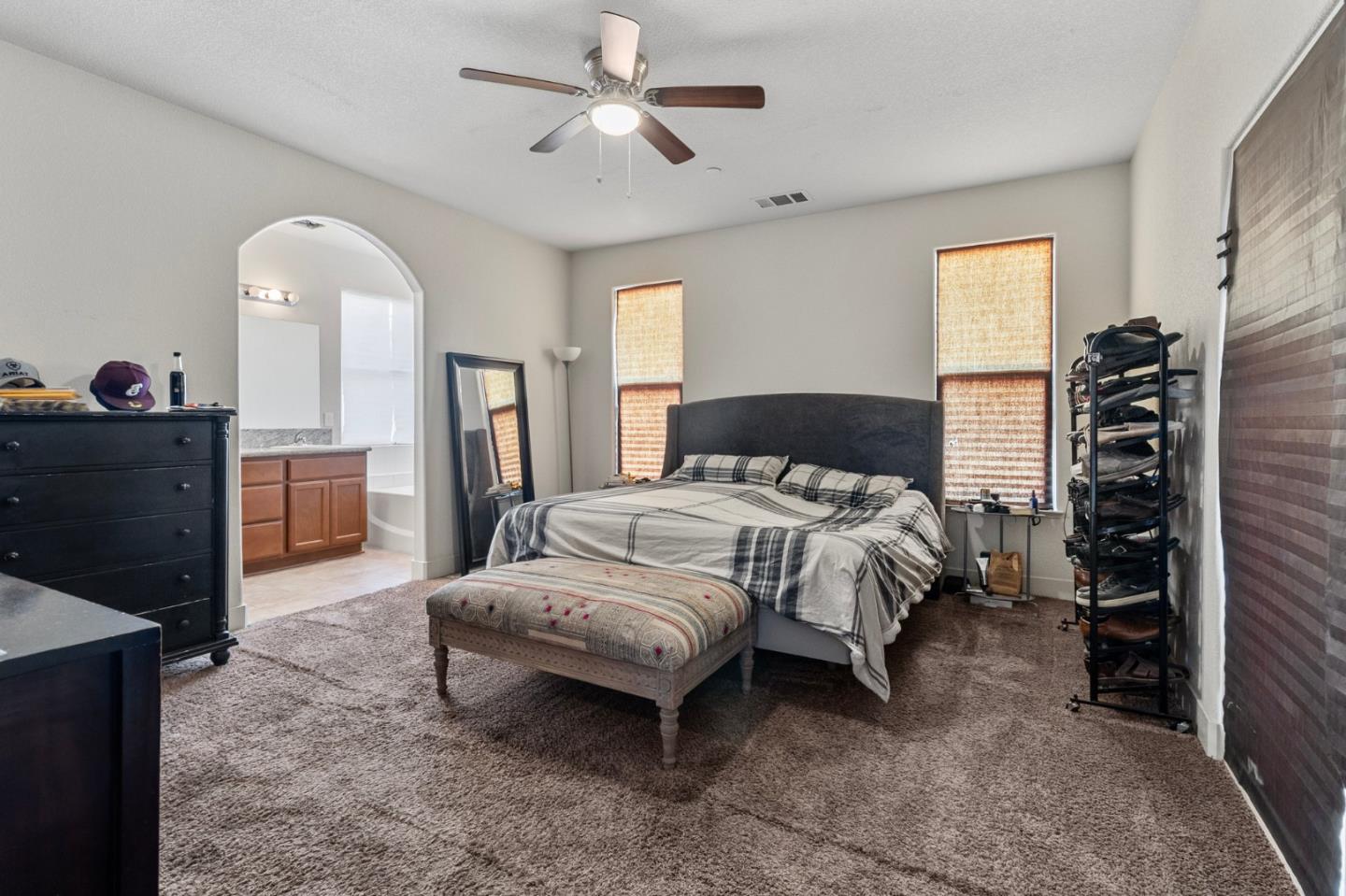 Detail Gallery Image 14 of 37 For 572 St Helena Dr, Newman,  CA 95360 - 4 Beds | 2/1 Baths