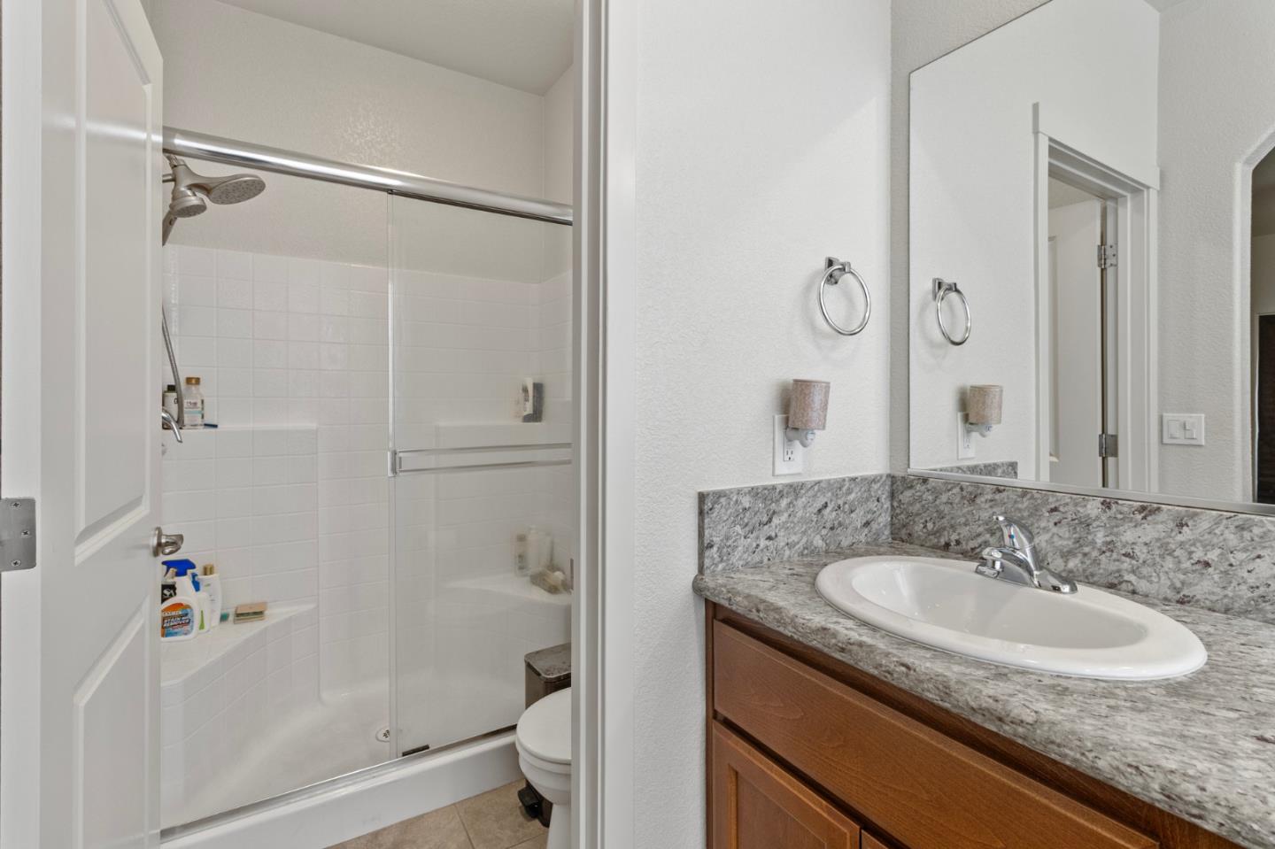 Detail Gallery Image 16 of 37 For 572 St Helena Dr, Newman,  CA 95360 - 4 Beds | 2/1 Baths