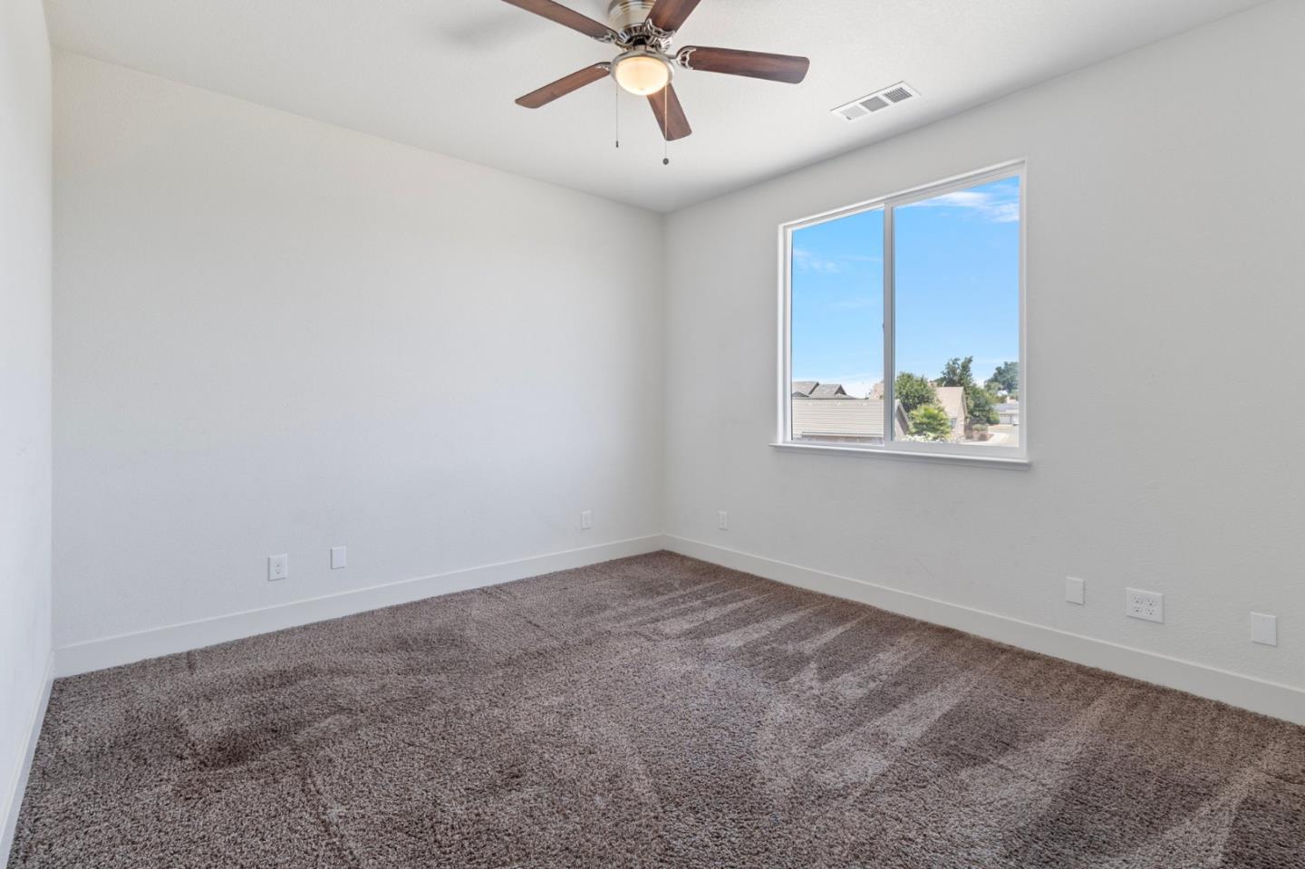 Detail Gallery Image 21 of 37 For 572 St Helena Dr, Newman,  CA 95360 - 4 Beds | 2/1 Baths