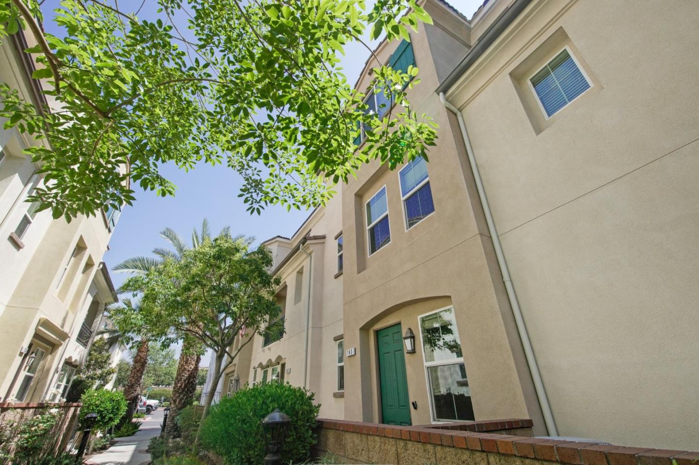 Detail Gallery Image 2 of 15 For 141 Eureka Pl, Upland,  CA 91786 - 3 Beds | 2/1 Baths