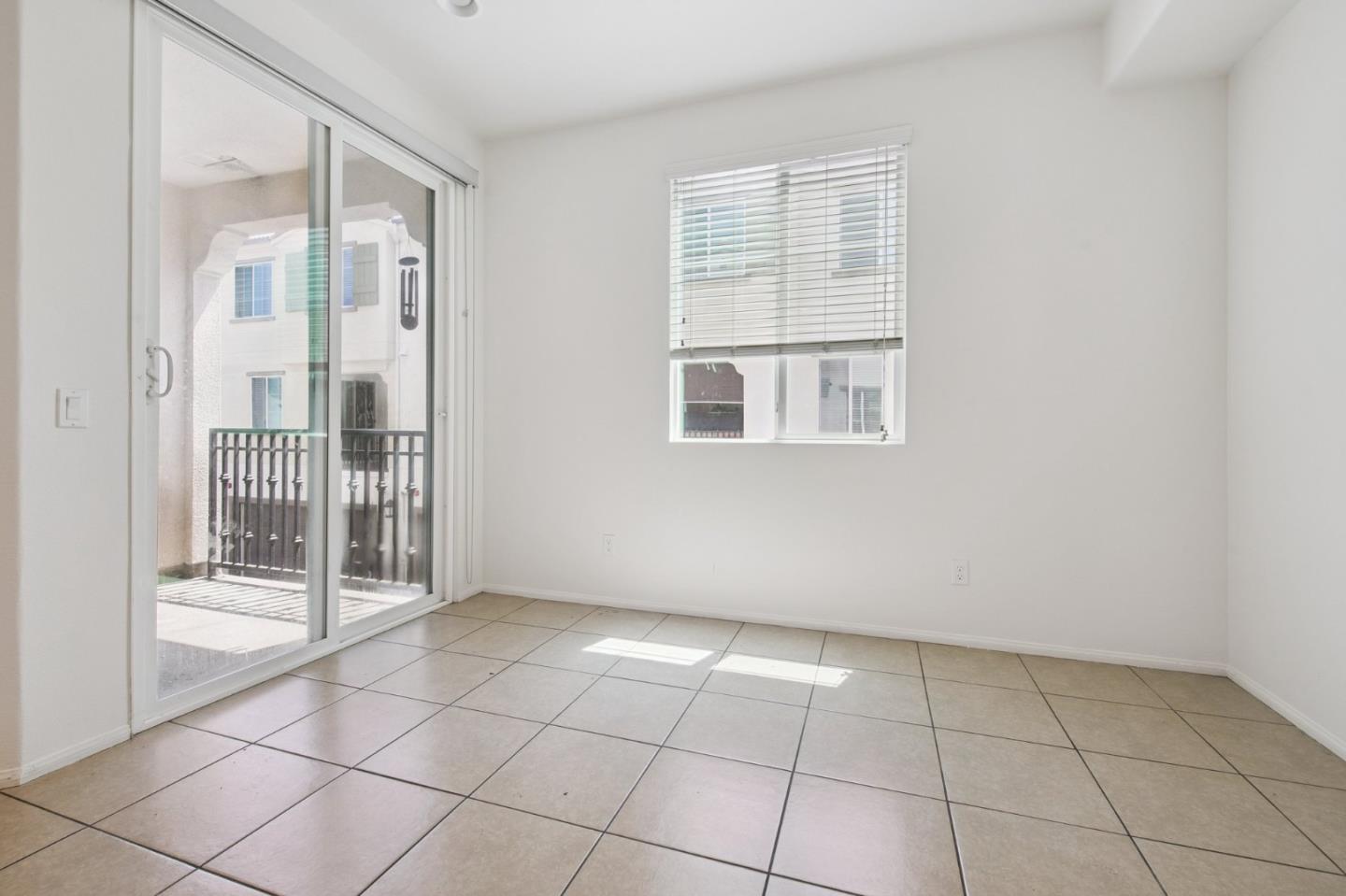Detail Gallery Image 5 of 15 For 141 Eureka Pl, Upland,  CA 91786 - 3 Beds | 2/1 Baths