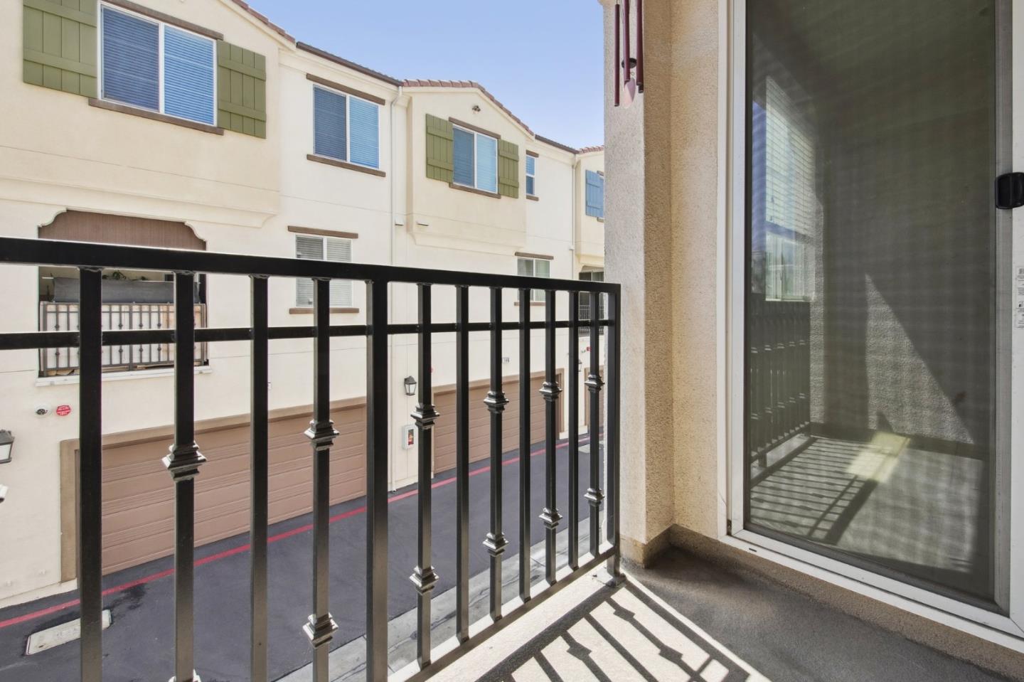 Detail Gallery Image 7 of 15 For 141 Eureka Pl, Upland,  CA 91786 - 3 Beds | 2/1 Baths