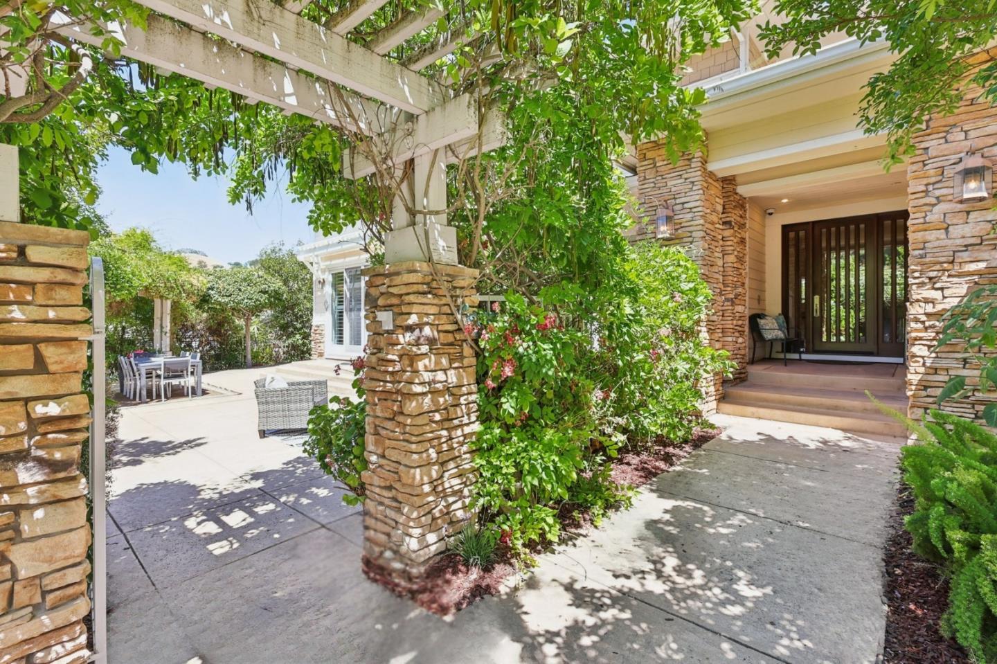 Detail Gallery Image 5 of 81 For 125 Mystic Pl, Alamo,  CA 94507 - 5 Beds | 4/1 Baths