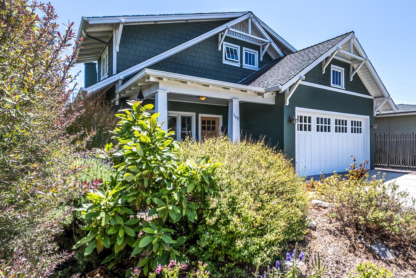 Detail Gallery Image 3 of 74 For 119 Coalinga Way, Santa Cruz,  CA 95060 - 3 Beds | 2 Baths