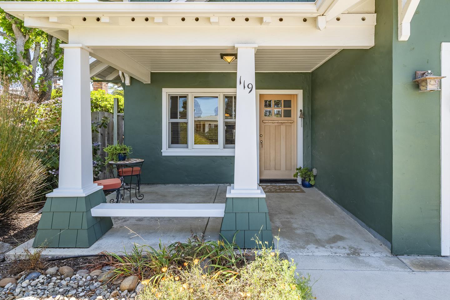 Detail Gallery Image 5 of 74 For 119 Coalinga Way, Santa Cruz,  CA 95060 - 3 Beds | 2 Baths