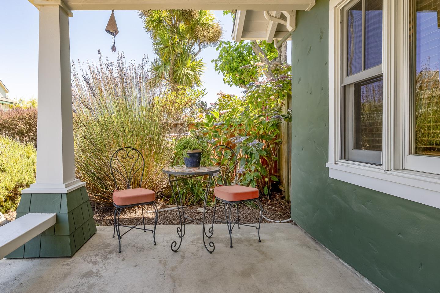 Detail Gallery Image 6 of 74 For 119 Coalinga Way, Santa Cruz,  CA 95060 - 3 Beds | 2 Baths